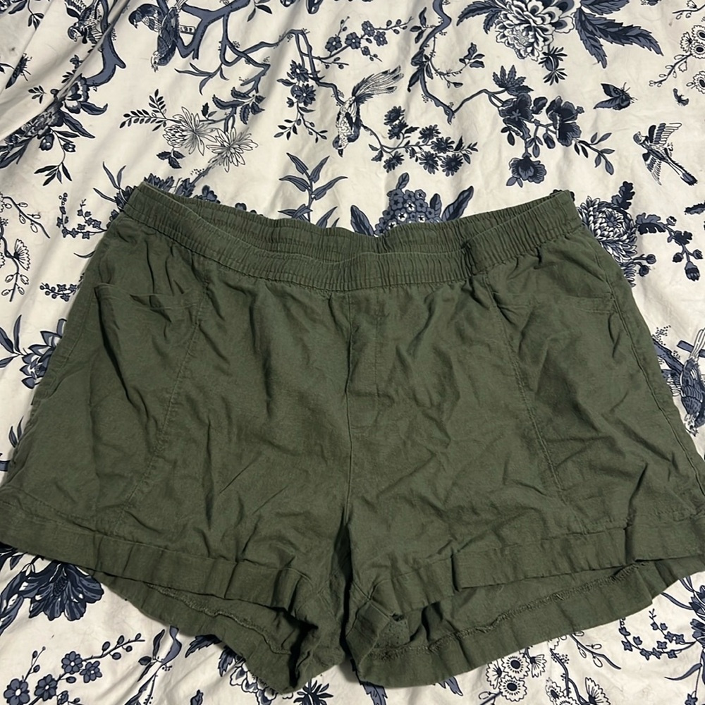 Old navy linen shorts army green xl